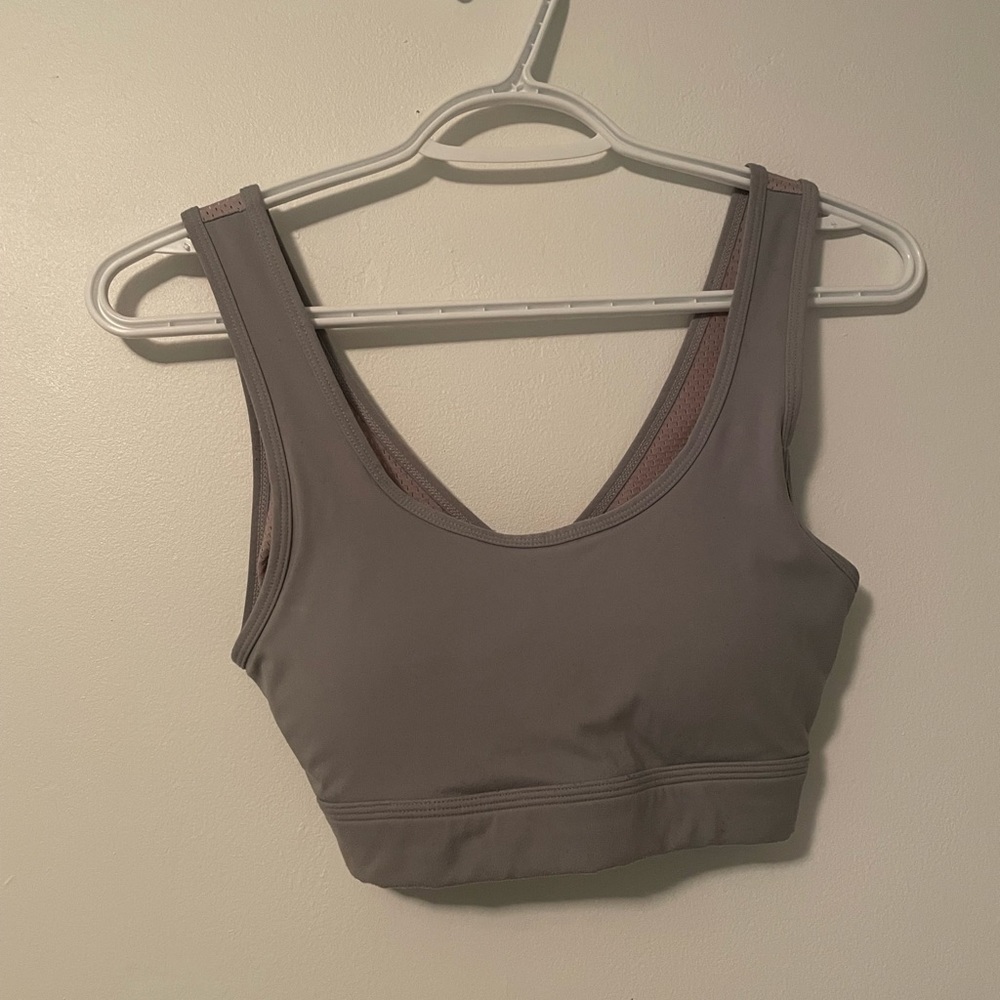 Alphalete sports bra